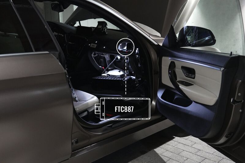File:Dead reckoning Above glove box.jpg